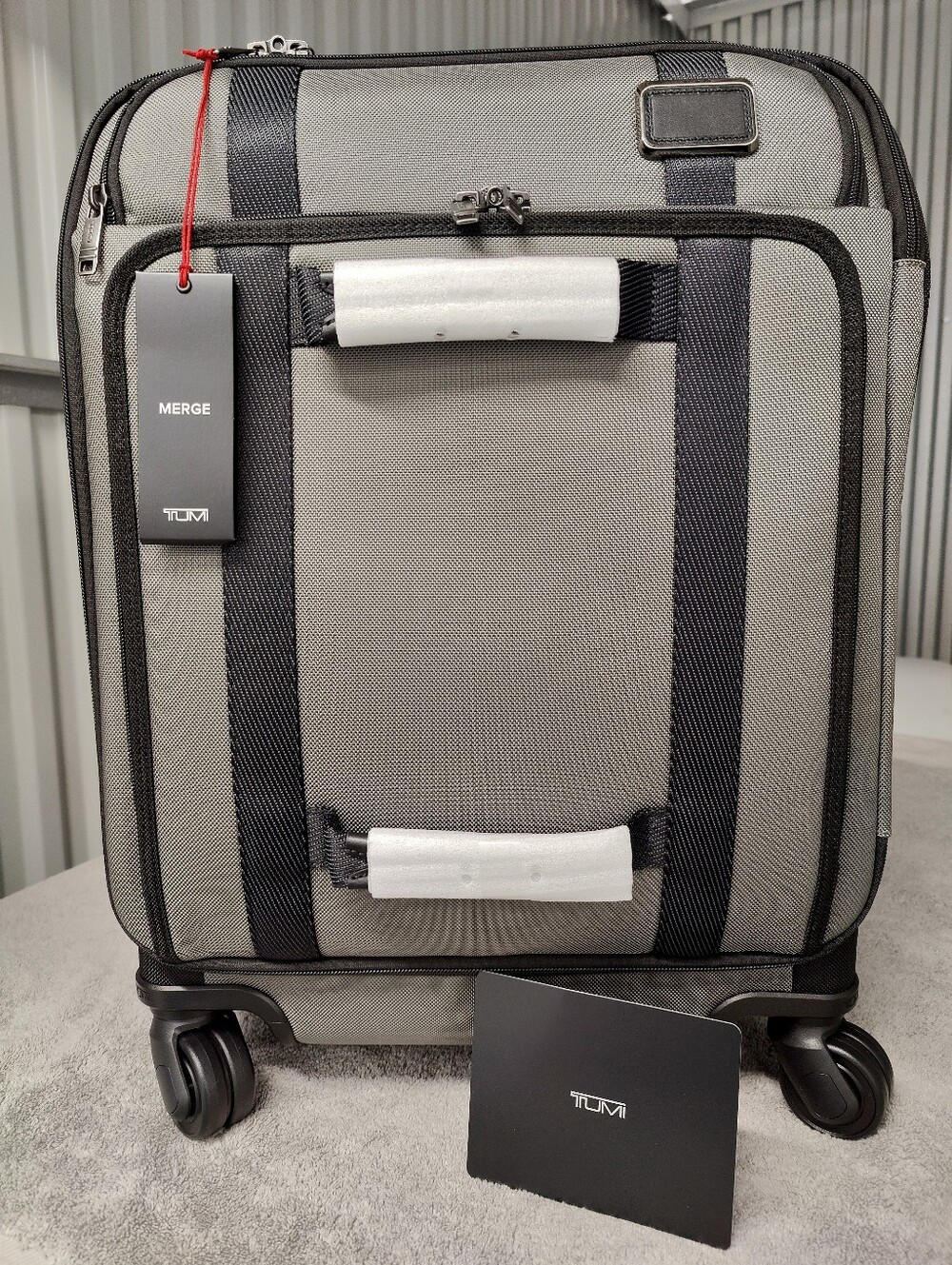 ✨TUMI Merge Continental Front Lid 4-wheeled Carry-on (Grey)